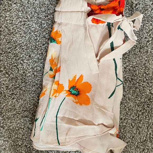 ARITZIA FLORAL SHORTS - Picture 3 of 3